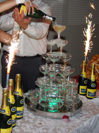 JLM Events traiteur cascade de champagne (1)